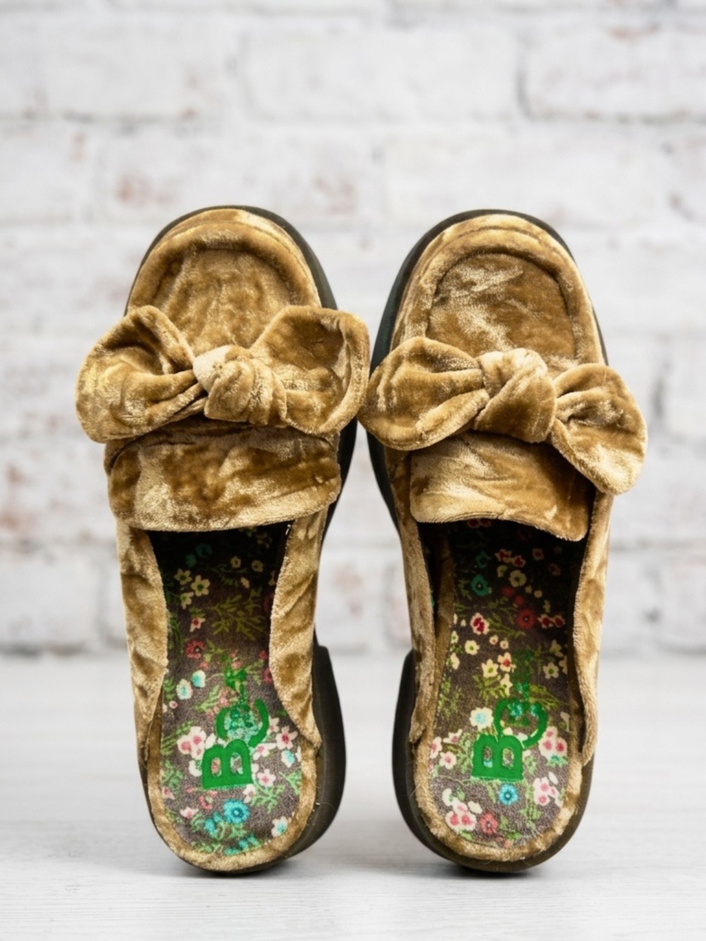 Seychelles Bop Around Velvet Mules
NWT
